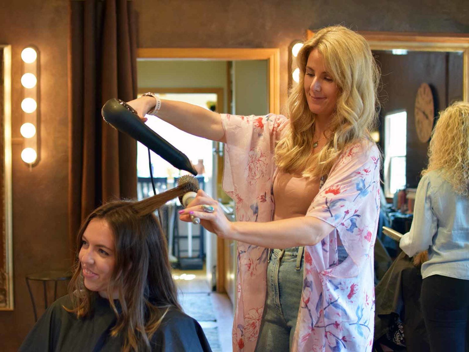 Headlines Salon Bend, OR Hair, Nails, & Makeup (541) 3885633